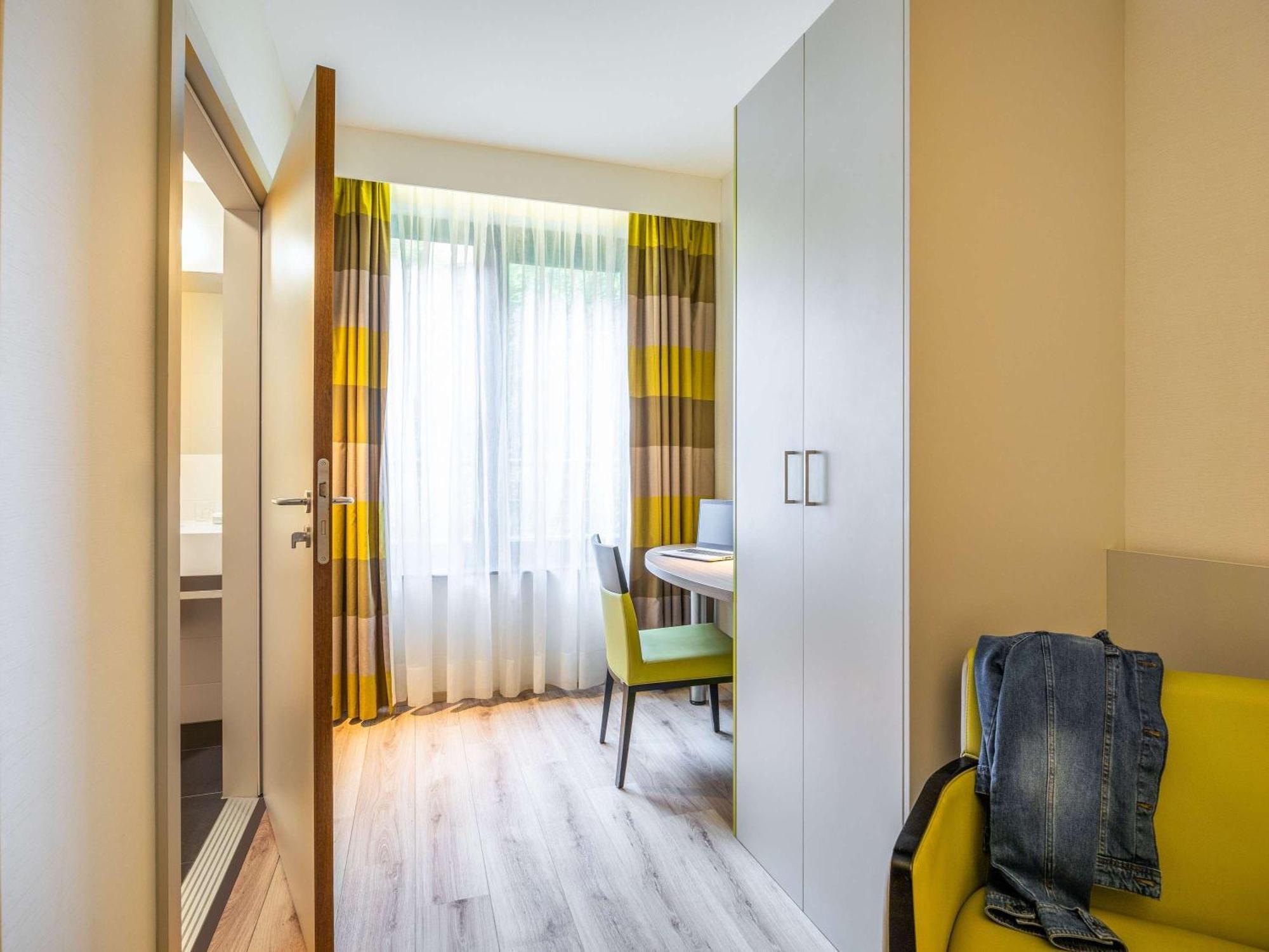Ibis Styles Hotel Brussels Centre Stephanie Saint-Gilles Exterior photo