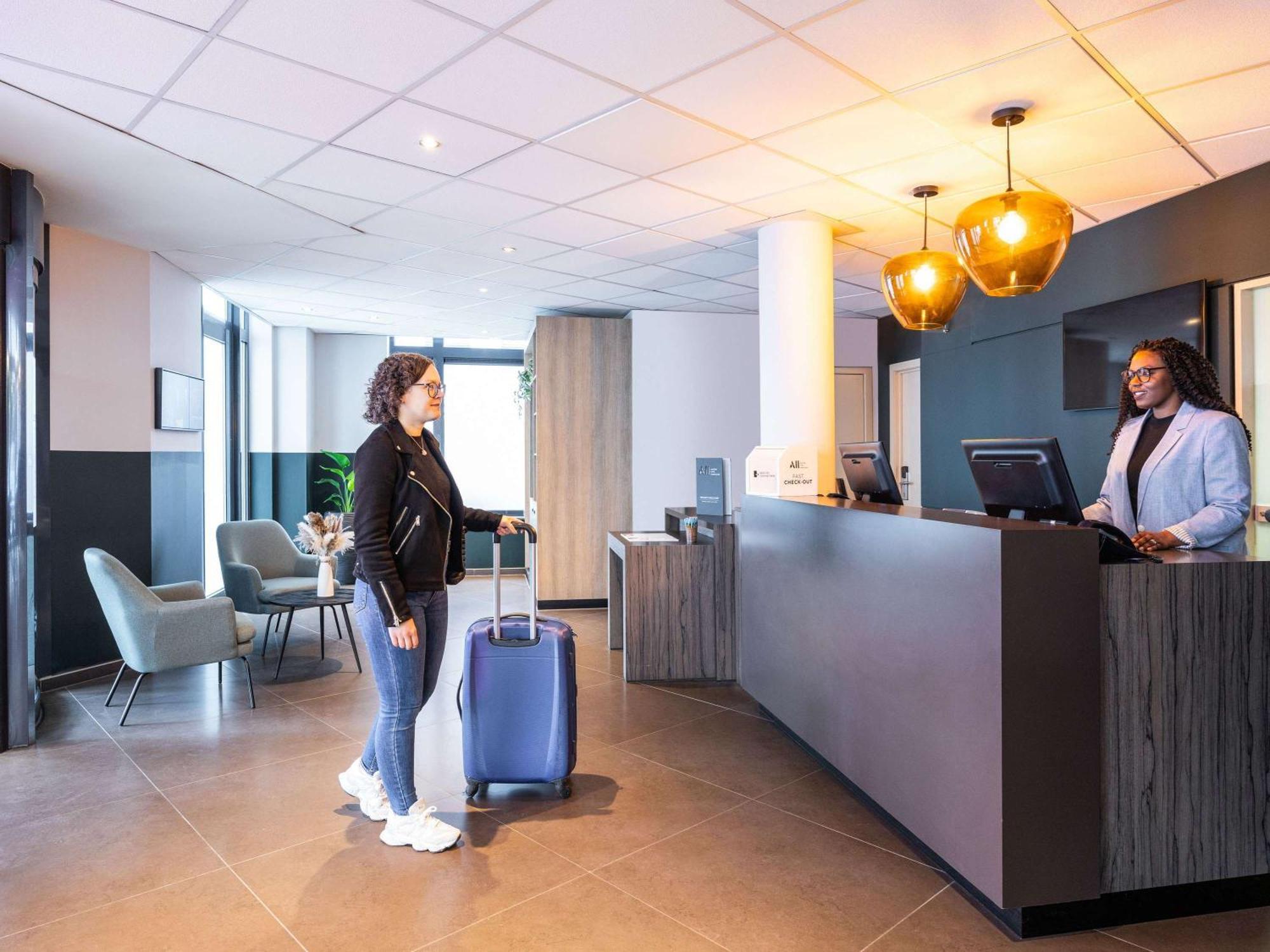 Ibis Styles Hotel Brussels Centre Stephanie Saint-Gilles Exterior photo