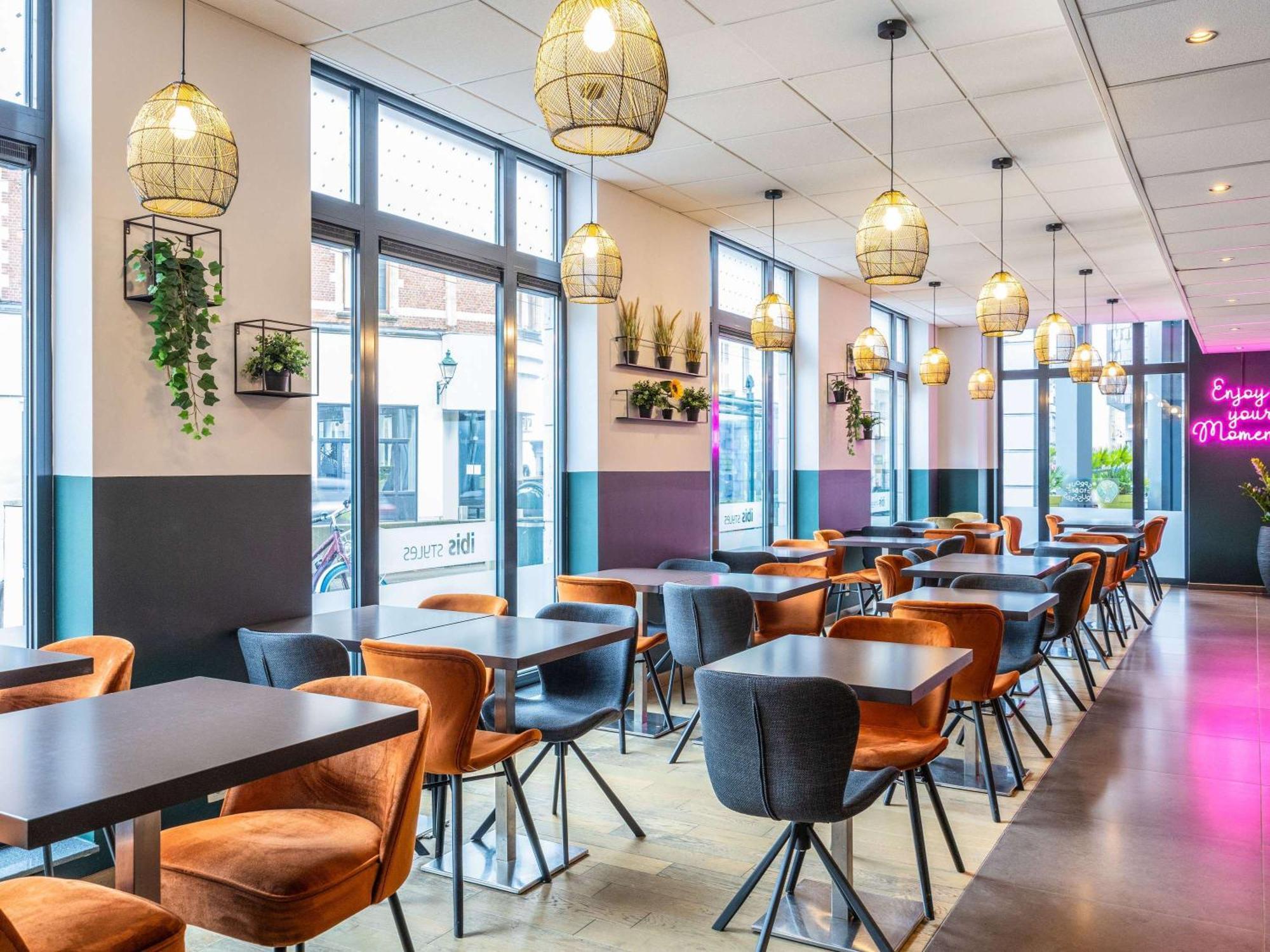 Ibis Styles Hotel Brussels Centre Stephanie Saint-Gilles Exterior photo
